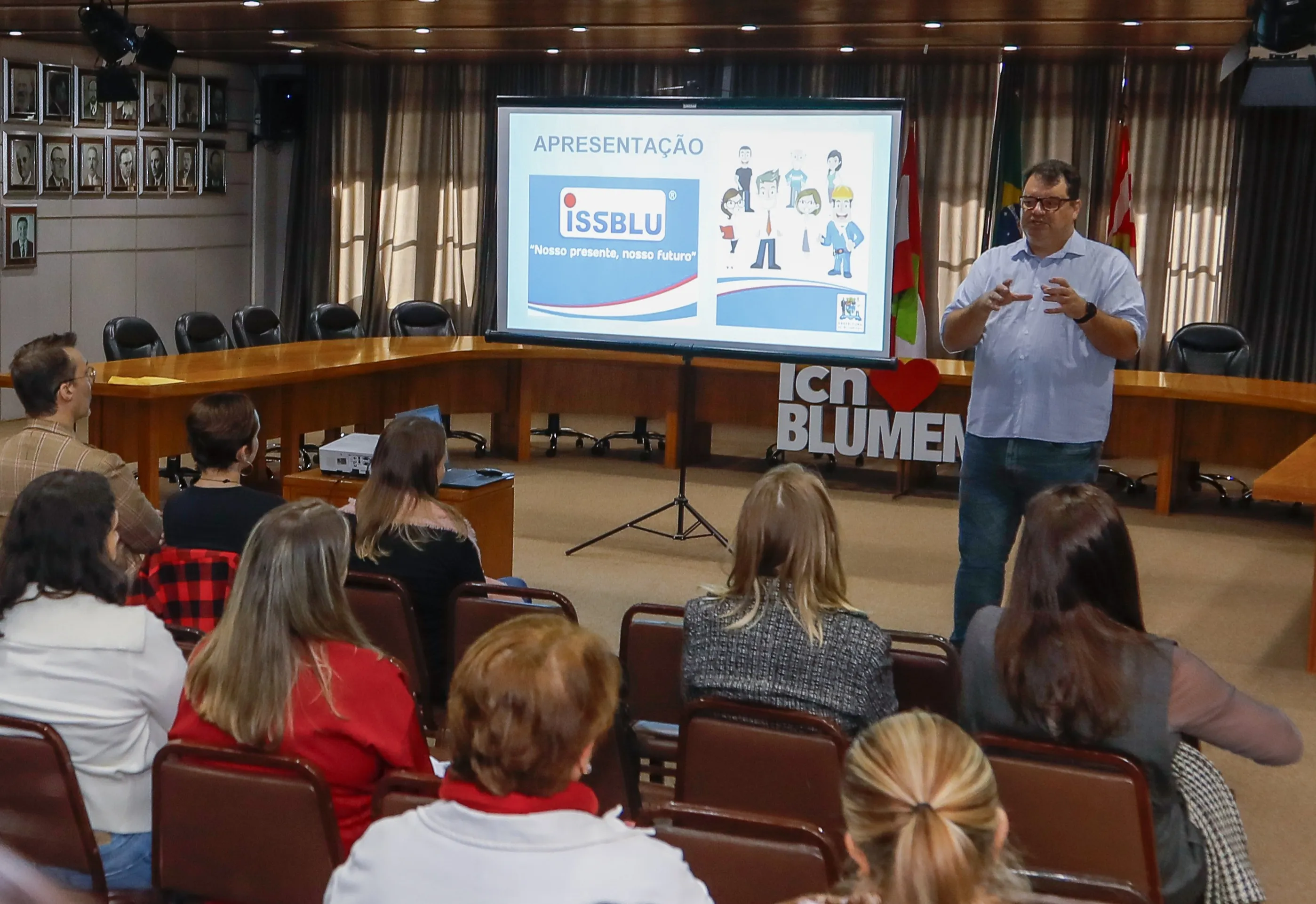 ISSBLU apresenta orientações previdenciárias em evento de capacitação